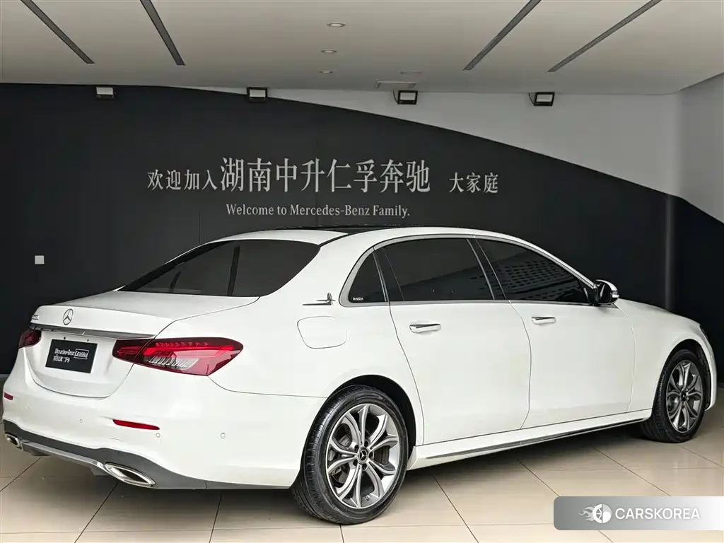 Mercedes-Benz E-Class 2022 Белый из Китая, фото 4
