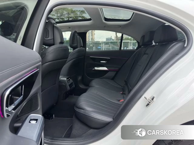 Mercedes-Benz E-Class 2024 Белый из Китая, фото 4