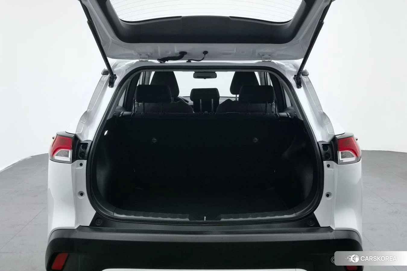 Toyota Corolla 2023 Белый из Китая, фото 4