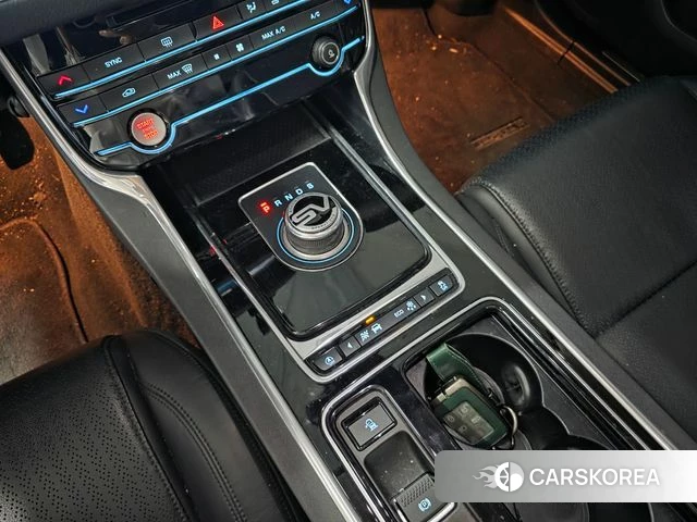 Jaguar XF (X260) 2018 Черный из Кореи, фото 4