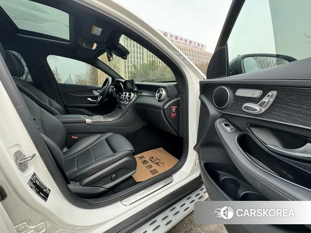 Mercedes-Benz GLC 2021 Белый из Китая, фото 4