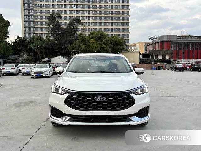 Ford Escort 2021 Белый из Китая, фото 4