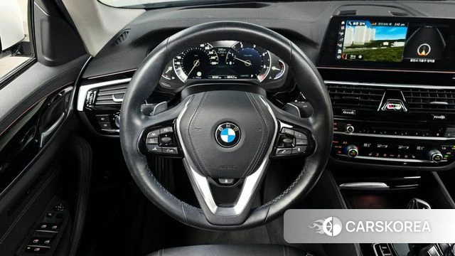 BMW 5 Series (G30) 2018 Белый из Кореи, фото 4