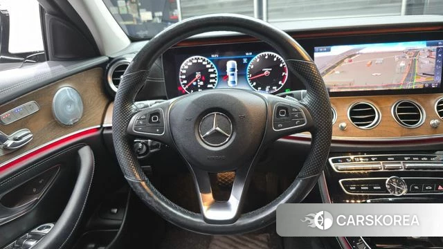 Mercedes-Benz E-Class W213 2018 Белый из Кореи, фото 4