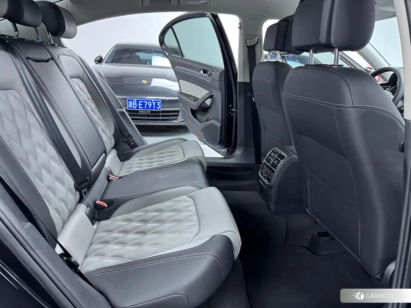 Volkswagen Magotan 2023 Черный из Китая, фото 4