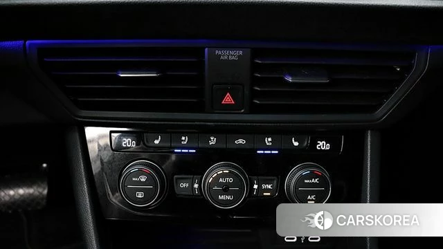 Volkswagen 7th Generation of Jetta 2023 Белый из Кореи, фото 4
