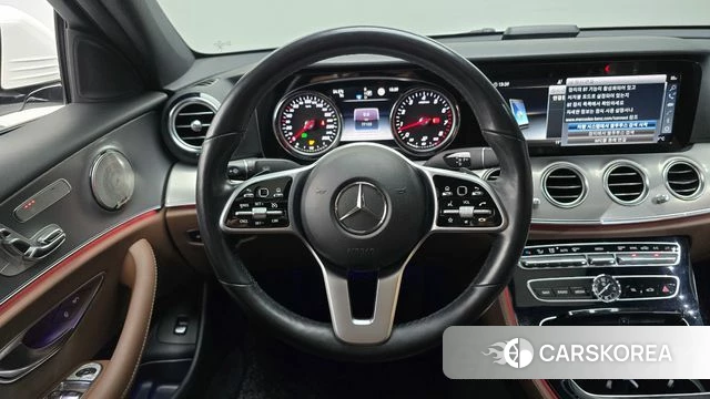Mercedes-Benz E-Class W213 2018 Белый из Кореи, фото 4