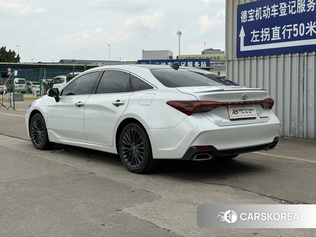 Toyota Avalon 2022 Белый из Китая, фото 4