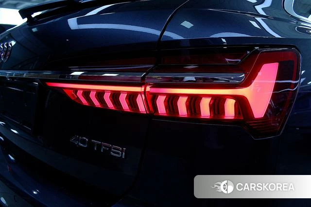 Audi A6 2020 Темно-серый из Китая, фото 4