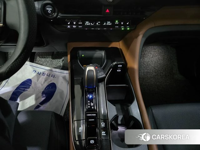 Toyota Crown Crossover 2026 Белый из Кореи, фото 4