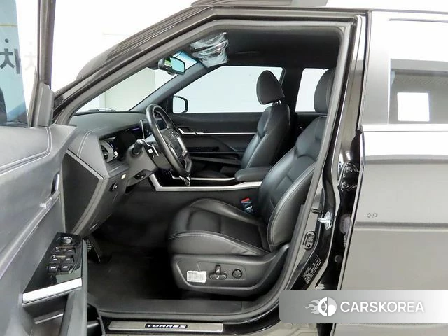 Ssangyong Torres 2022 Черный из Кореи, фото 4
