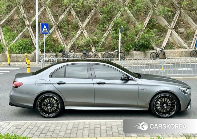 Mercedes-Benz AMG E-Class 2022 Темно-серый из Китая, фото 4