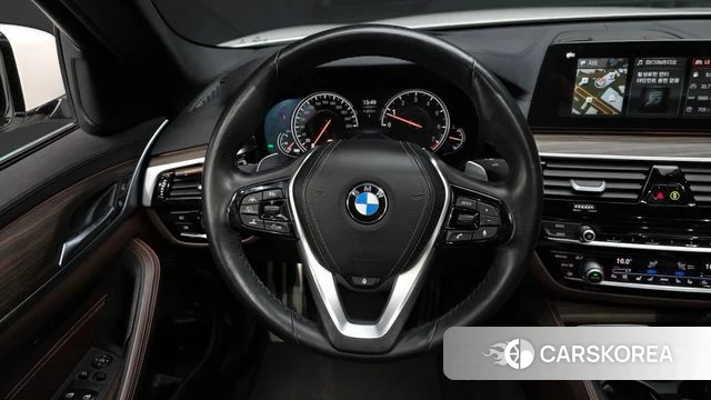 BMW 5 Series (G30) 2018 Белый из Кореи, фото 4