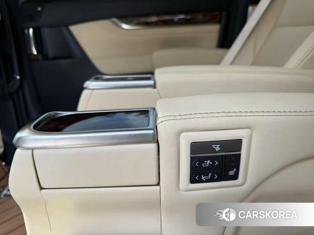 Toyota Alphard 2021 Белый из Китая, фото 4
