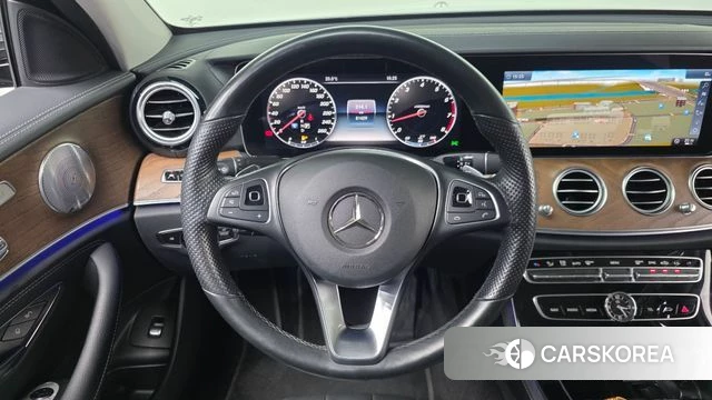 Mercedes-Benz E-Class W213 2018 Серый из Кореи, фото 4