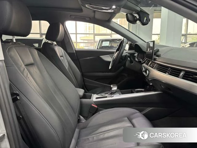 Audi A4L 2022 Темно-серый из Китая, фото 4