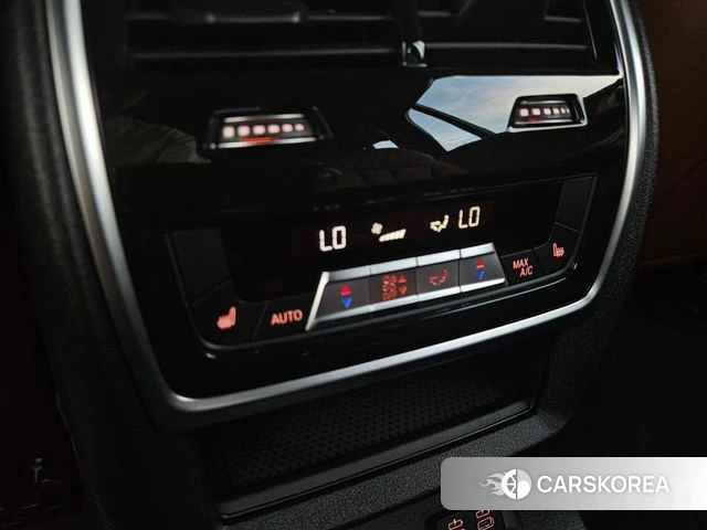 BMW X7 (G07) 2024 Черный из Кореи, фото 4