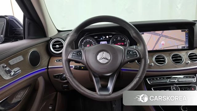 Mercedes-Benz E-Class W213 2018 Синий из Кореи, фото 4