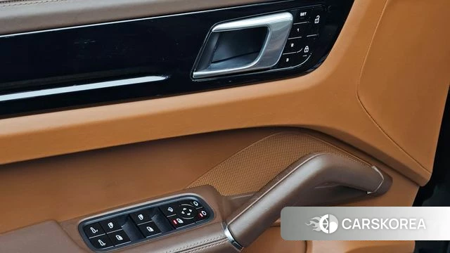 Porsche Cayenne (PO536) 2019 Черный из Кореи, фото 4
