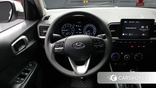 Hyundai Venue 2022 Серебристо-серый из Кореи, фото 4