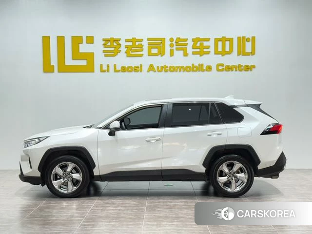 Toyota RAV4 2021 Белый из Китая, фото 4