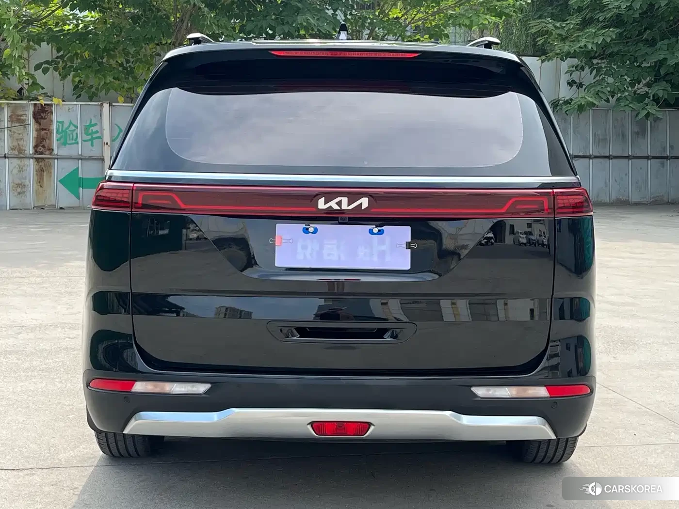 Kia Carnival 2023 Черный из Китая, фото 4