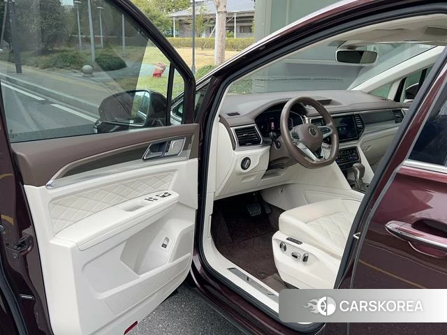 Volkswagen Viloran 2021 Красный из Китая, фото 4
