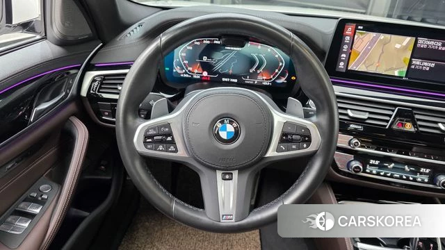 BMW 5 Series (G30) 2023 Белый из Кореи, фото 4