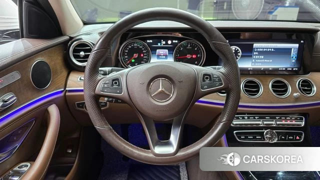 Mercedes-Benz E-Class W213 2018 Белый из Кореи, фото 4