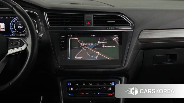 Volkswagen Tiguan Allspace 2023 Черный из Кореи, фото 4
