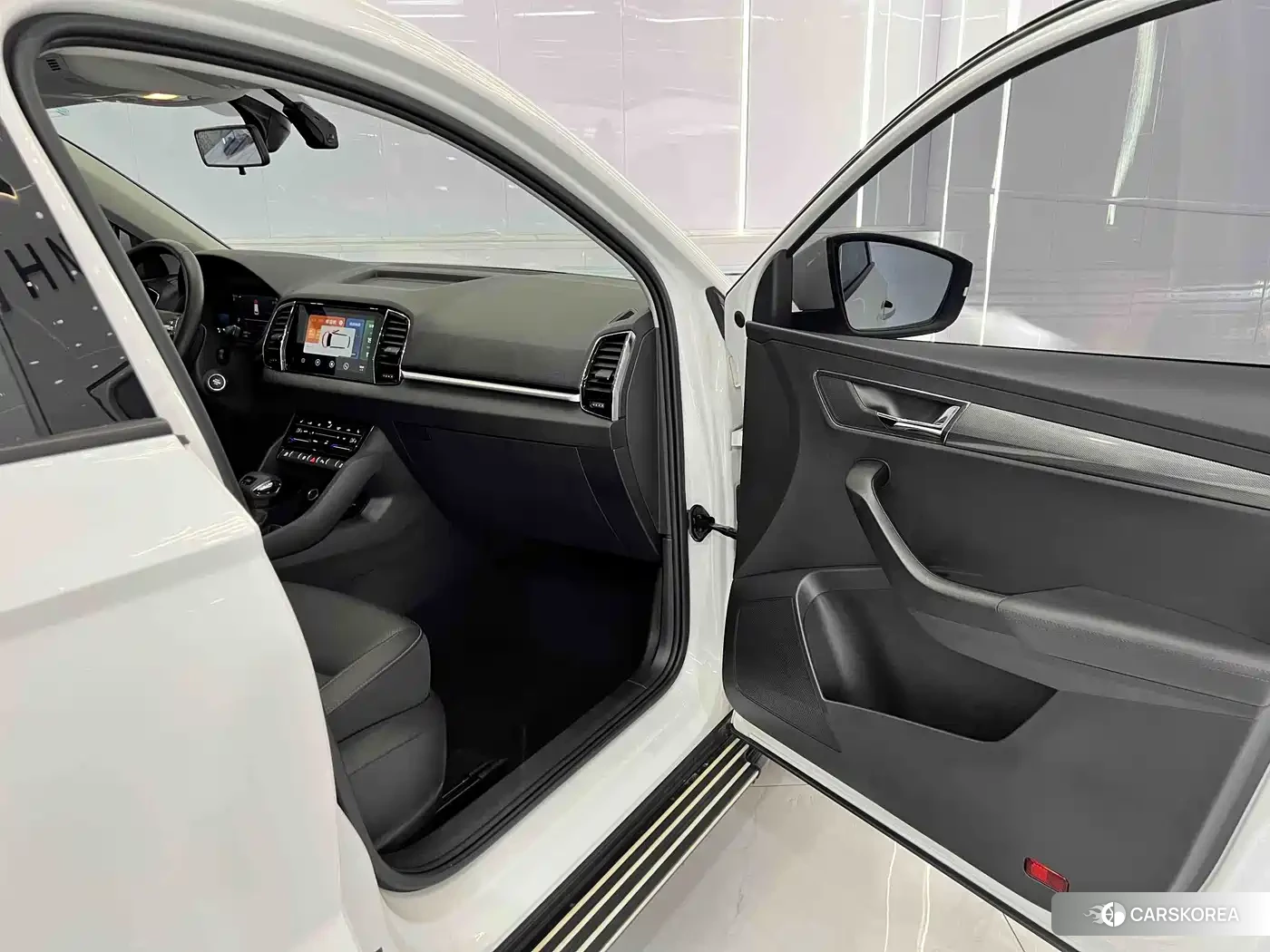 Skoda Karoq 2022 Белый из Китая, фото 4