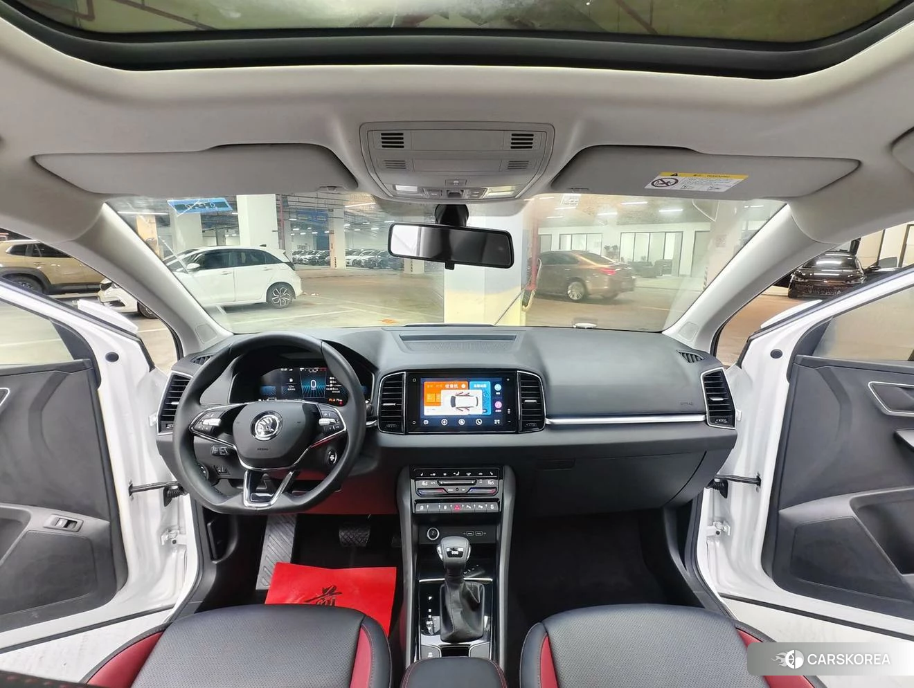 Skoda Karoq 2023 Белый из Китая, фото 4