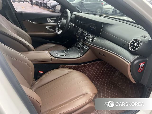 Mercedes-Benz E-Class 2021 Белый из Китая, фото 4