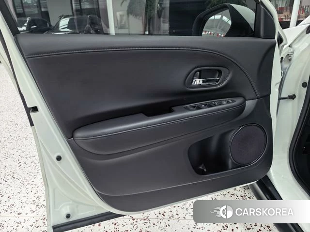 Honda Vezel 2021 Белый из Китая, фото 4
