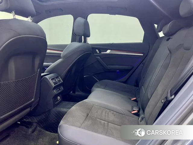 Audi Q5L 2025 Темно-серый из Китая, фото 4