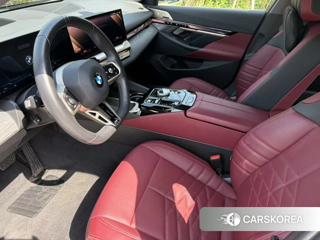 BMW 5 series 2025 Черный из Китая, фото 4