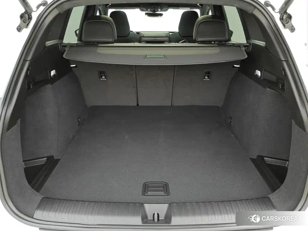 Audi Q6L 2025 Белый из Китая, фото 4