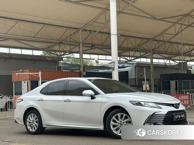 Toyota Camry 2023 Белый из Китая, фото 4