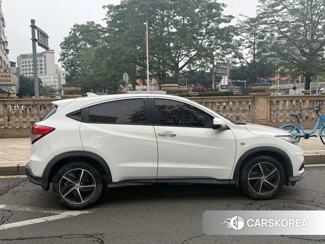 Honda Vezel 2021 Белый из Китая, фото 4