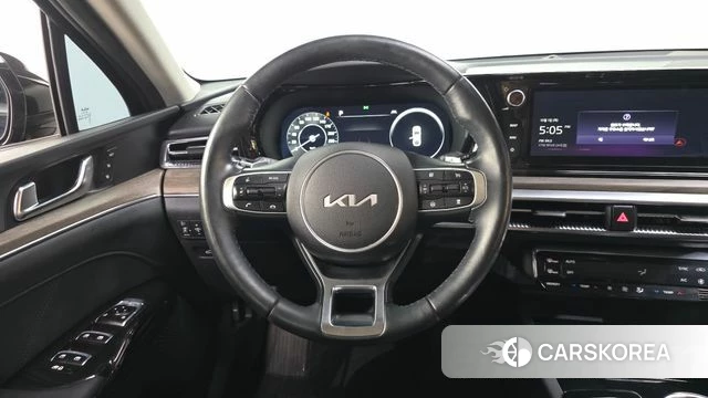Kia K5 3rd generation 2023 Черный из Кореи, фото 4