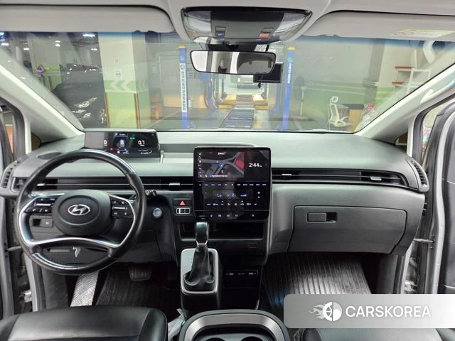 Hyundai Staria 2022 Серебристо-серый из Кореи, фото 5