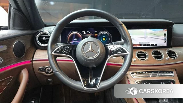 Mercedes-Benz E-Class W213 2022 Белый из Кореи, фото 4