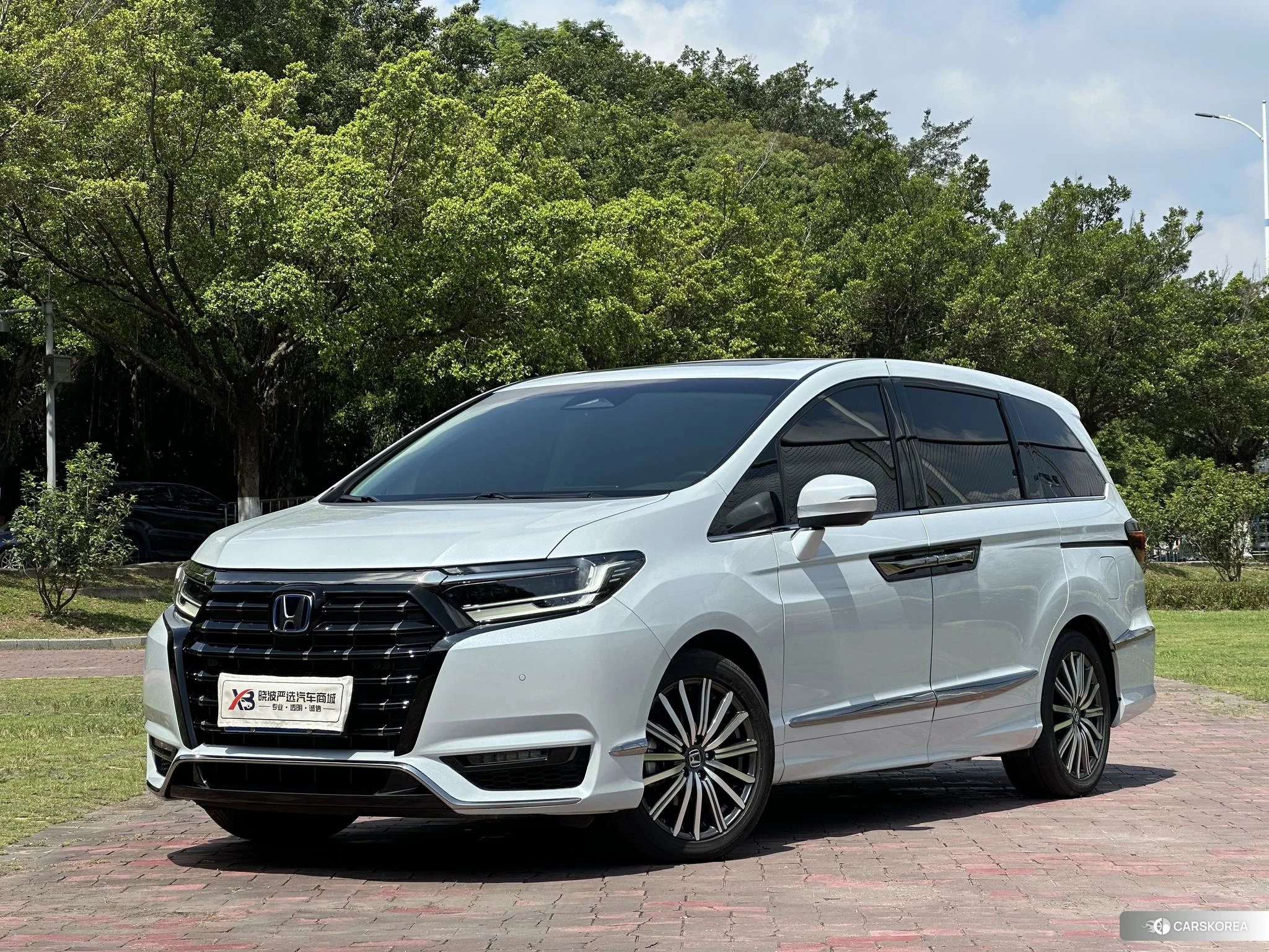 Honda Elysion 2023 Белый из Китая, фото 4