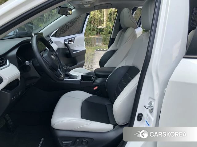 Toyota Wildlander 2021 Белый из Китая, фото 4