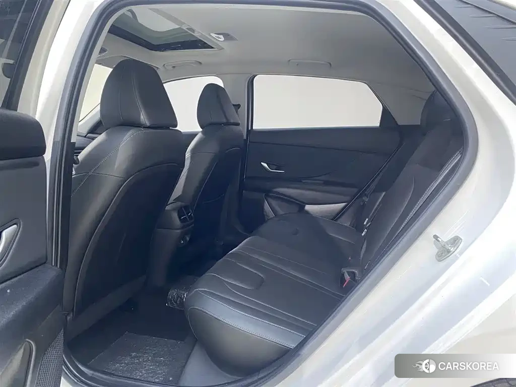 Hyundai Elantra 2022 Белый из Китая, фото 4