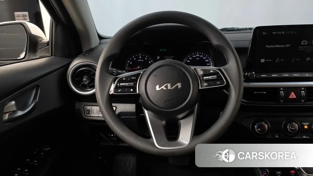 Kia The New K3 2nd generation 2023 Белый из Кореи, фото 4