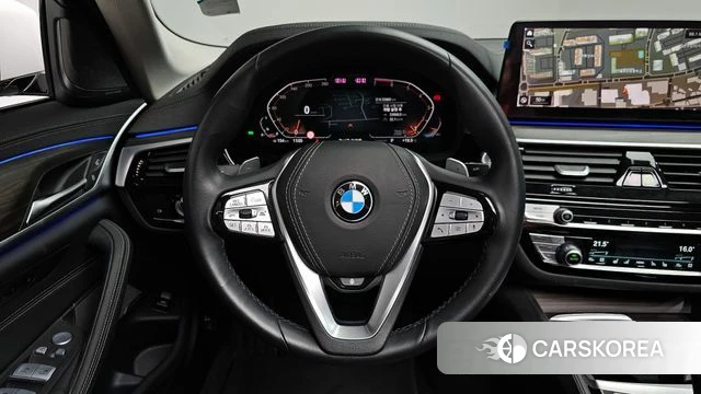 BMW 5 Series (G30) 2023 Белый из Кореи, фото 4