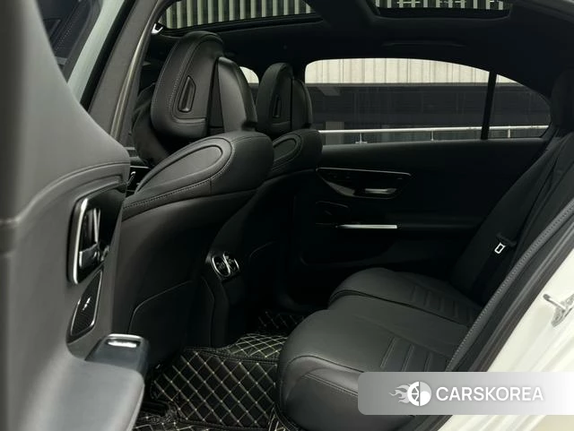 Mercedes-Benz C-class 2023 Белый из Китая, фото 4