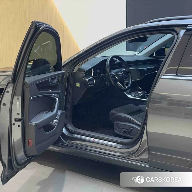Audi A6 2023 Темно-серый из Китая, фото 4