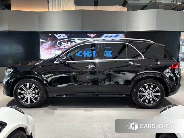 Mercedes-Benz GLE 2024 Черный из Китая, фото 4